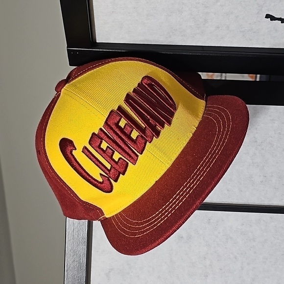 Cleveland Snapback Hat Vintage Six Flags - Picture 1 of 7